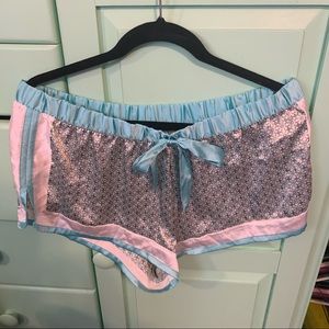 Guc L vs sleep shorts